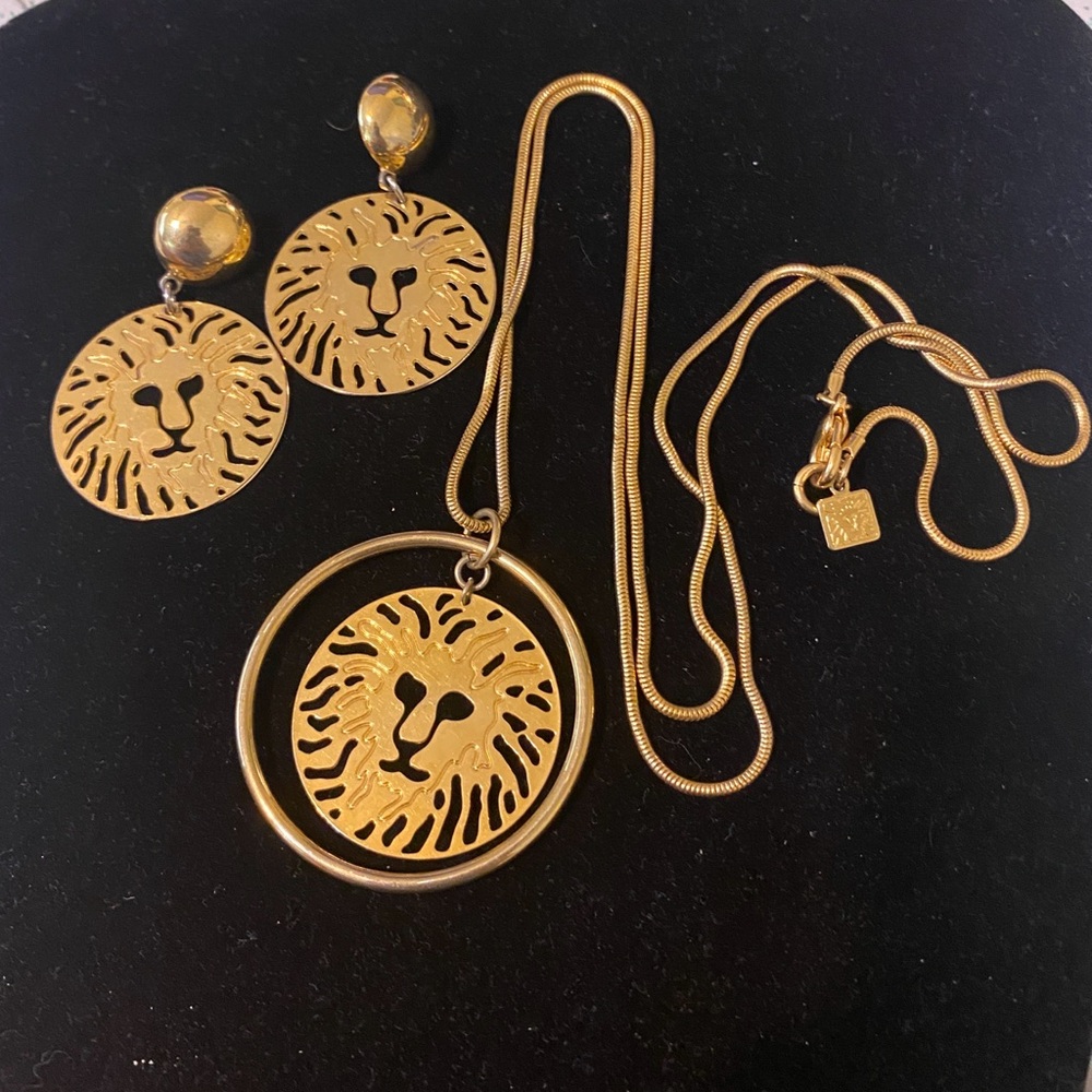 Vintage Gold Lion Pendant Necklace and Earring Set
ANNE KLEIN
Vintage